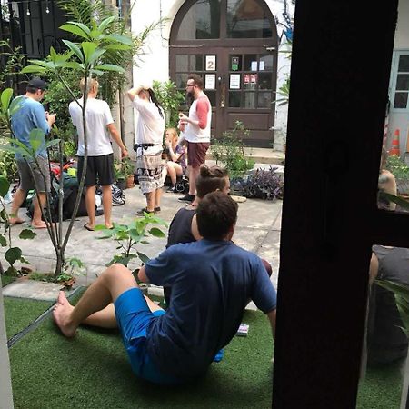 17You Inn Hostel Bangkok Exterior photo