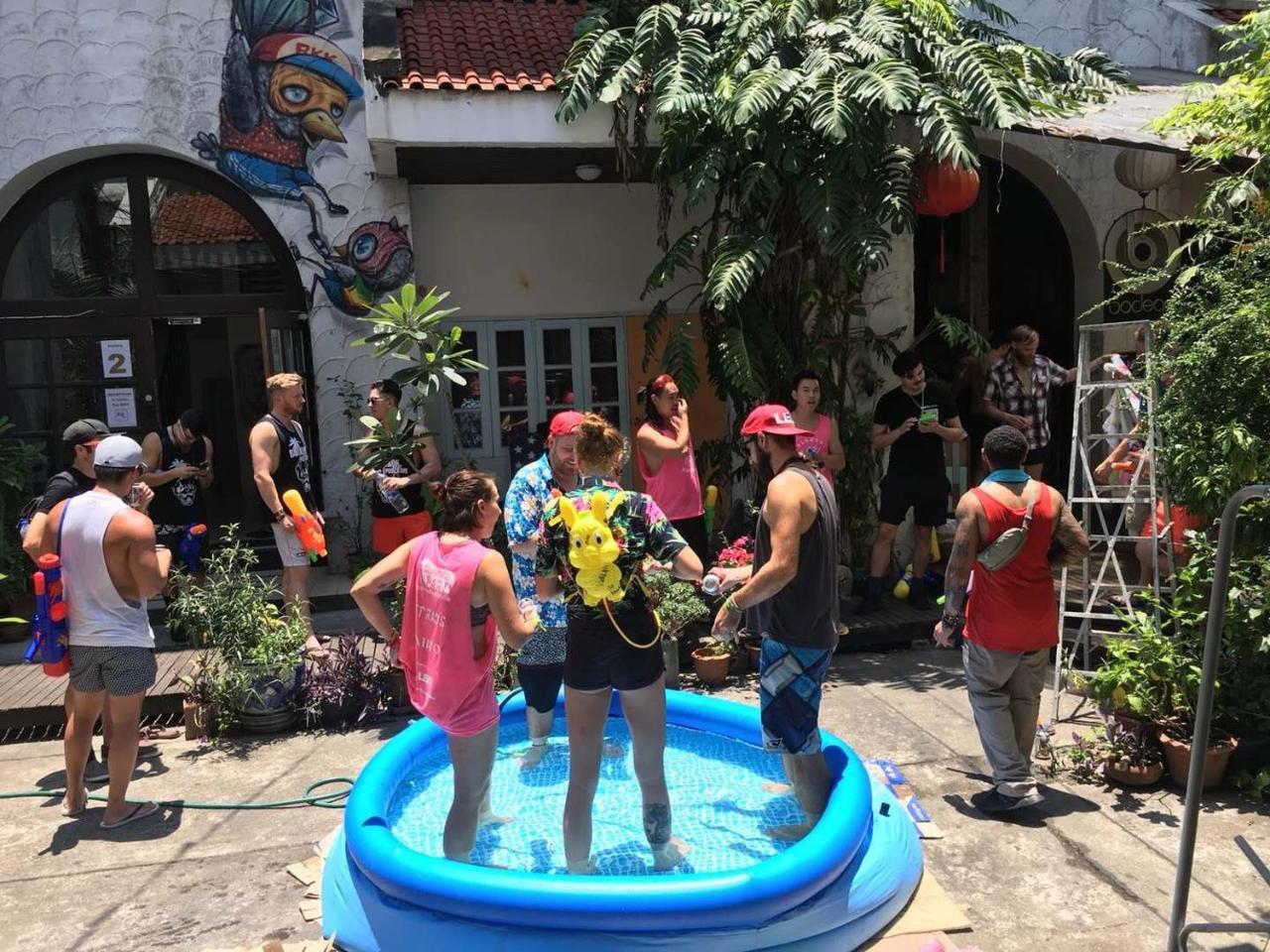 17You Inn Hostel Bangkok Exterior photo