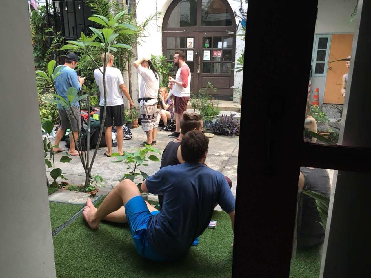 17You Inn Hostel Bangkok Exterior photo