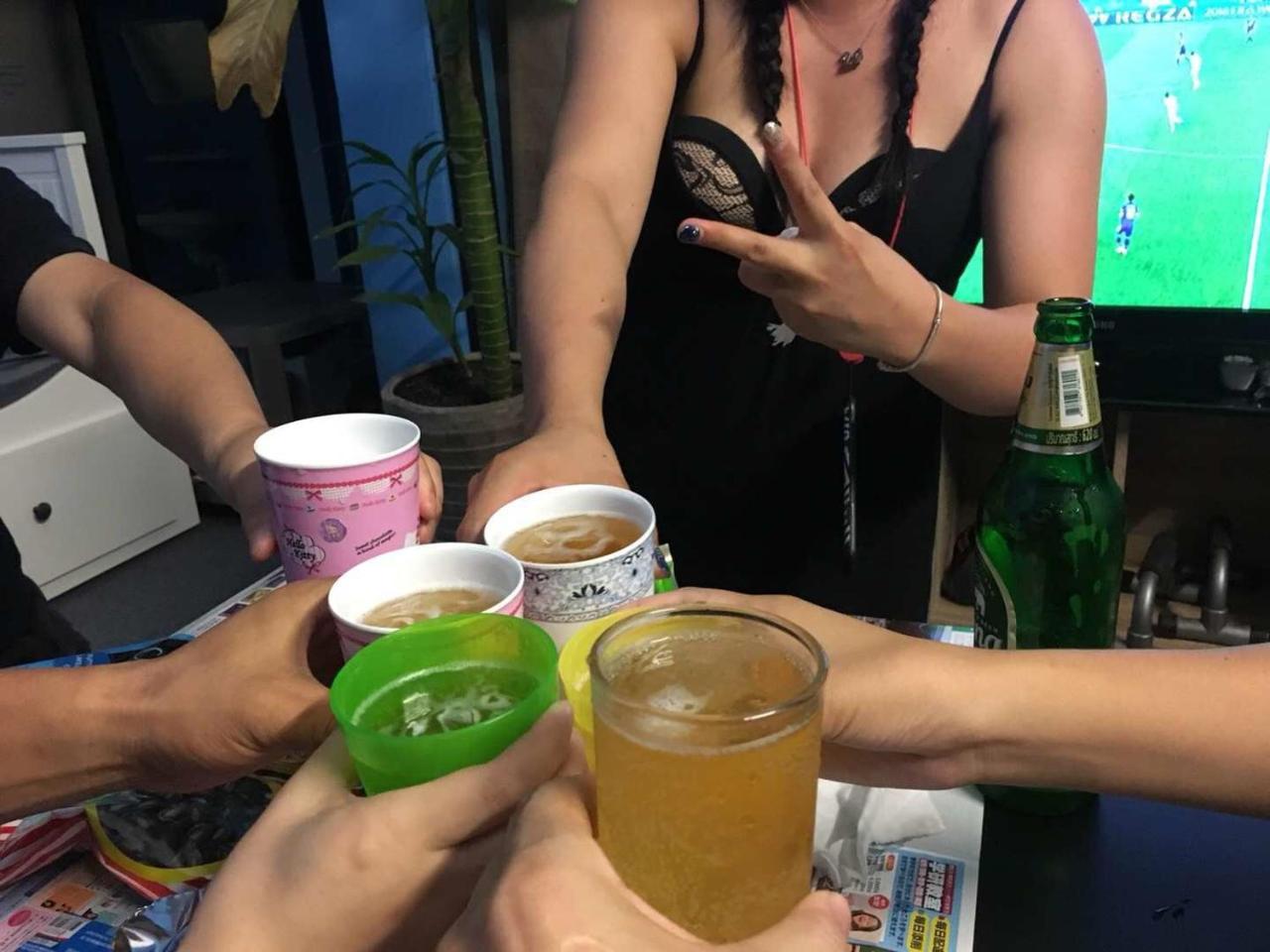 17You Inn Hostel Bangkok Exterior photo